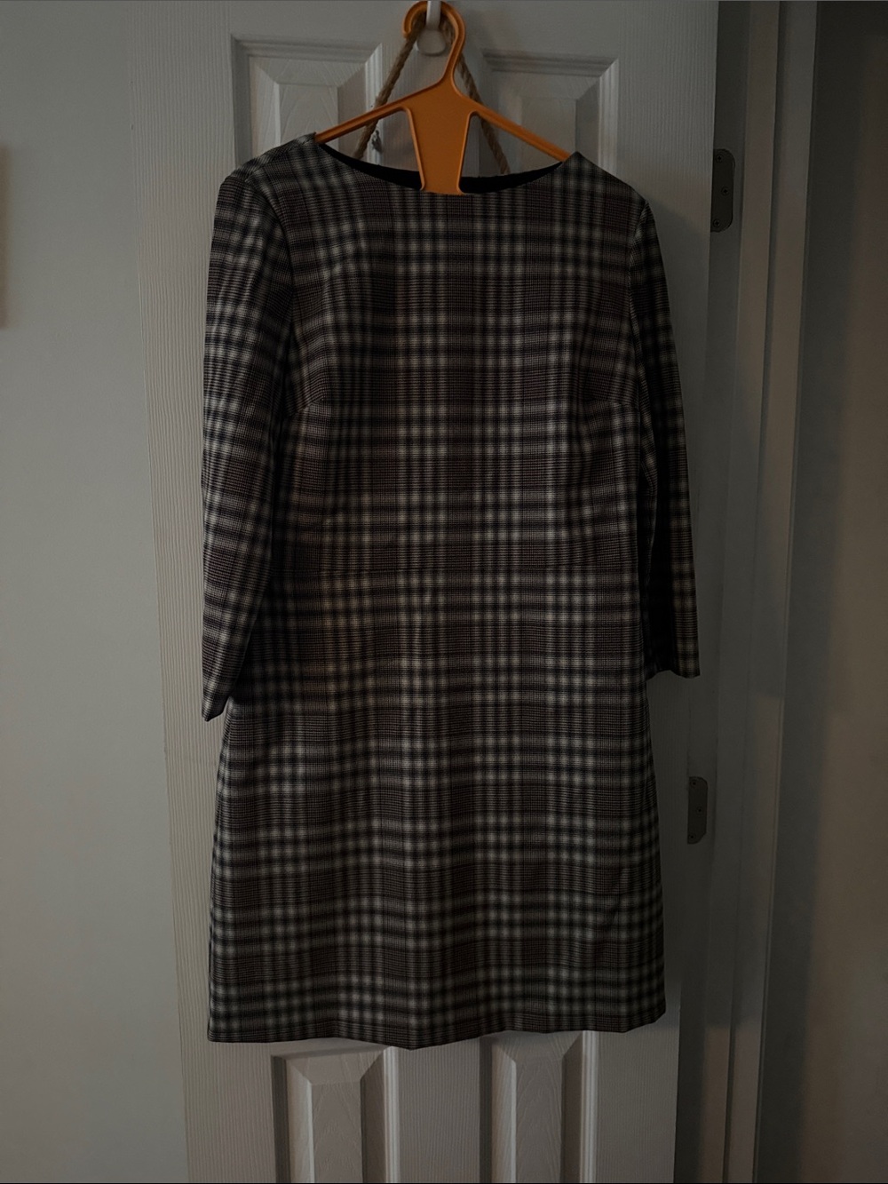 NWT Theory Dress. Fully Lined hits above knee size 10